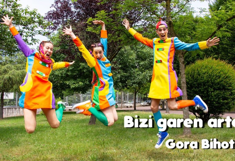 Espectáculo "Gora bihotzak"