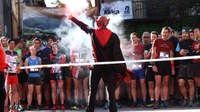 Auritz Larrea Elorzak eta Jose Antonio Fernandez Patok eskuratu dituzte Aloñako igoerarako udalaren dortsalak