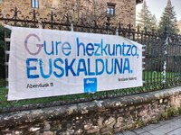 Ikamak deitutako grebarekin bat egin dute bigarren hezkuntzako ikasle nagusienek