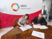 Udalak eta ONEKO Oñatiko Energia komunitateak lankidetza hitzarmena sinatu dute