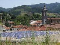 Zubikoa kiroldegiko eguzki instalazio fotovoltaikoa handitzeko lanen kontratua sinatu berri da